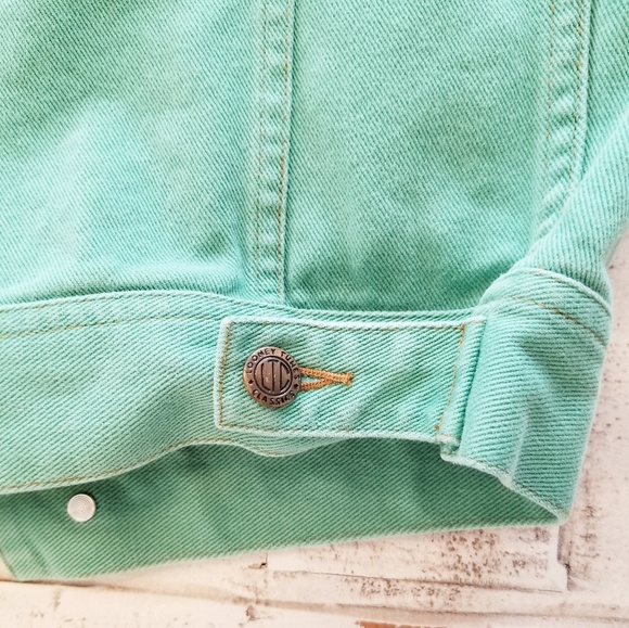 Looney Tunes Warner Bothers Vintage Denim Vest - Picture 6 of 8